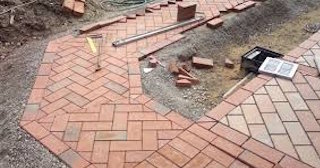 Укладка тротуарной плитки в Чусовой в октябре