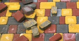Укладка плитки старый город в Чусовой от 836 руб. Быстро и качественно
