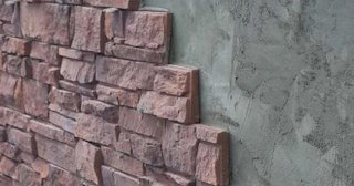Качественная отделка цоколя фундамента снаружи в Чусовой в октябре
