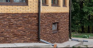 Наружная отделка фундамента в Чусовой от ТротуарнаяПлитка по цене от 940 руб.
